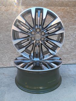 Selling a matching pair of two (2) genuine factory OEM 20-inch alloy wheels originally from a 2017–2020 Cadillac XT5 Premium Luxury trim.