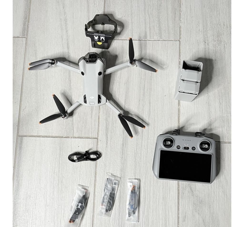 DJI Mini 4 Pro Fly More Combo Plus (DJI RC 2) Incl 2 Batteries