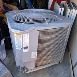 New Damaged 2-ton, single-stage, 1-phase, 208/230V split-system heat pump condenser