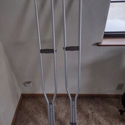 Too Shelf Crutches 