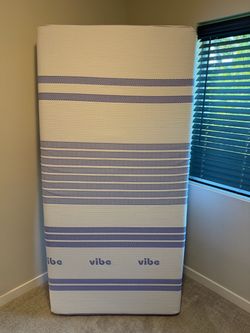 2x Vibe Twin XL 12” Gel Memory Foam Mattresses – Barely Used