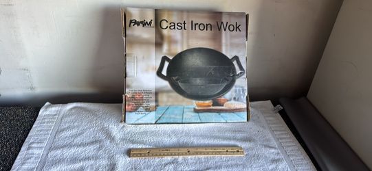Cast iron wok