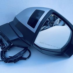 2017-2019 AUDI Q7 RIGHT PASSENGER SIDE VIEW MIRROR WITH CAMERA OEM