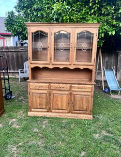 VINTAGE HUTCH CABINET 🛑🛑🛑