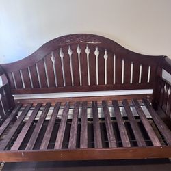 Day Bed With 2 Twin Mattresses
