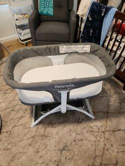 Pamo Babe Baby Bassinet, Mattress and 2 fitted sheets