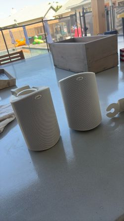 Polk audio speakers