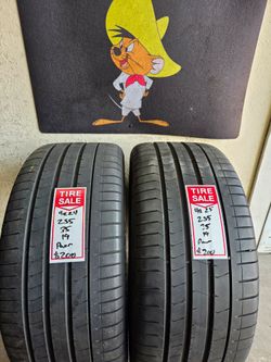 255/35/19 Pirelli Tires (2)