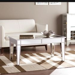 Set of 2 Mirrored Coffee Tables – Modern Glam Style 