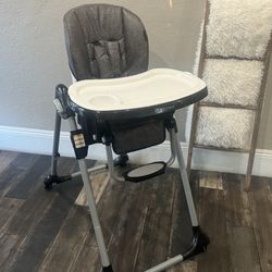 BABY TREND 4 in 1 CONVERTIBLE HIGH CHAIR