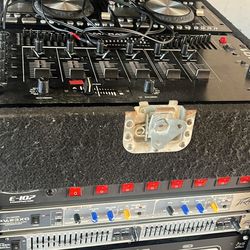 Complete DJ Rack Setup – Amp + Mixer + Power Center
