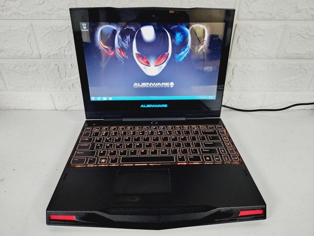 DELL ALIENWARE M11X | 128GB SSD | 8GB RAM | INTEL U7300 1.30GHz | WIN 7 + OFFICE