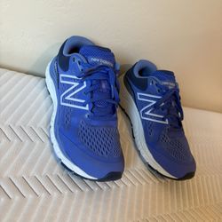 Brand New Fresh Foam New Balance 840 max cushion running/all day walking shoe   