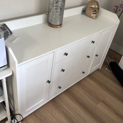 Dresser 3drawers 2 Cabinets 55”