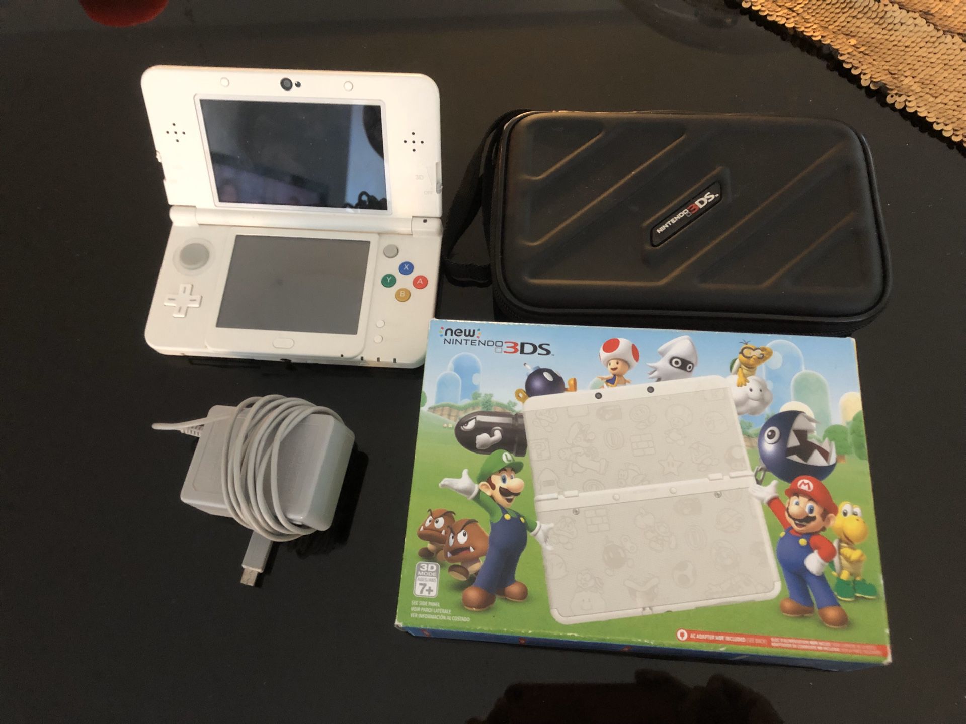 Nintendo 3DS Super Mario White Edition