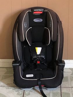 LIKE NEW GRACO SLIM FIT CONVERTIBLE CAR SEAT!!!!