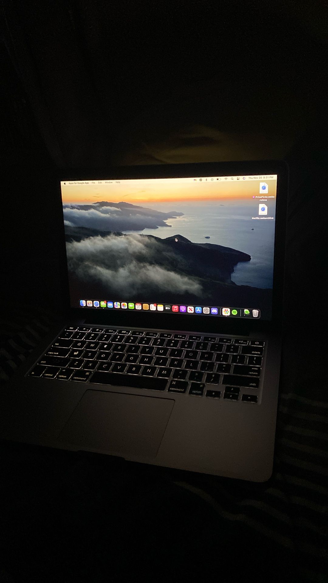 Apple Macbook 17