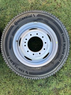 Continental Conti Hybrid HD3 Tires with Rims – 225/70 R19.5