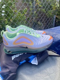 Nike Air Max 720 SE size 8 Women
