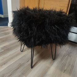 Shaggy Stool Seat