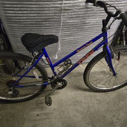 Trek 800 Women's Mountain Bike