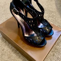 Audrey Brooke Kourtney Black High Heel Shoes in size 6.5 in great condition. Price is firm