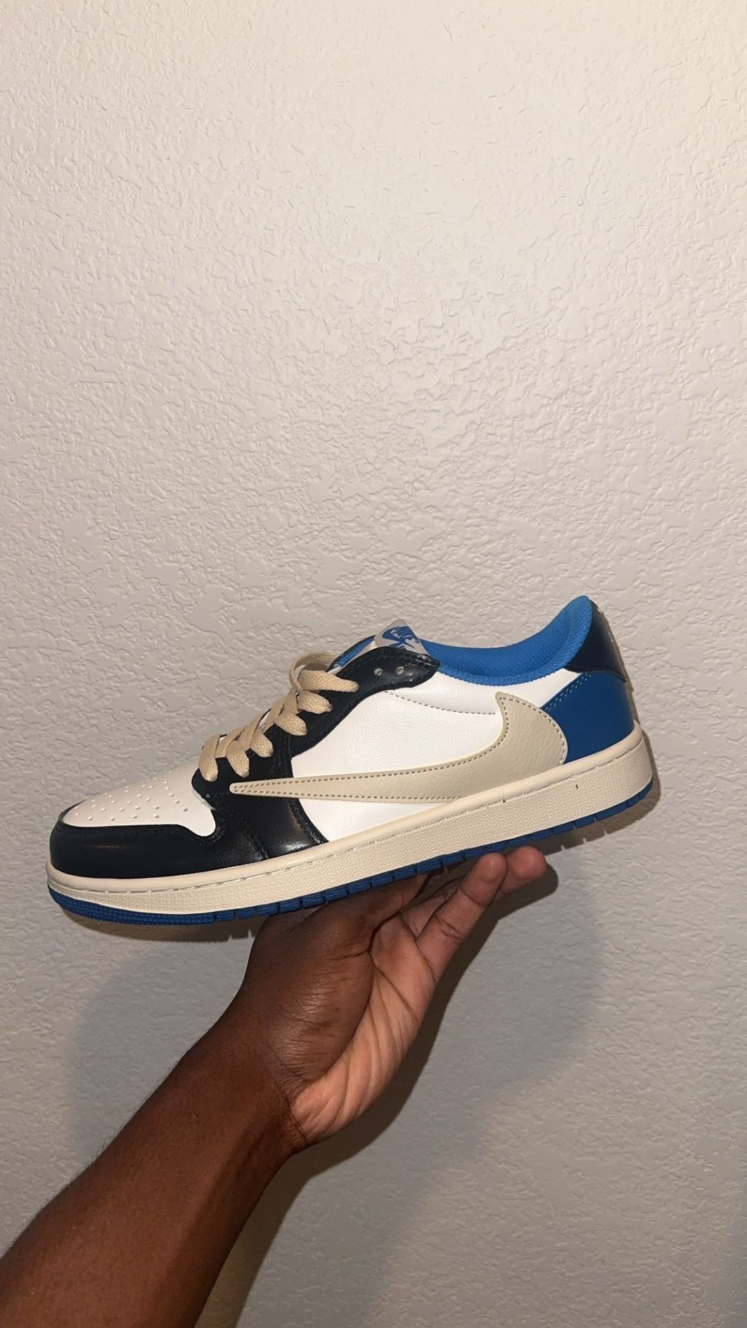 Jordan 1 Low Travis Scott