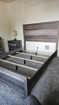 Queen Bedroom Set