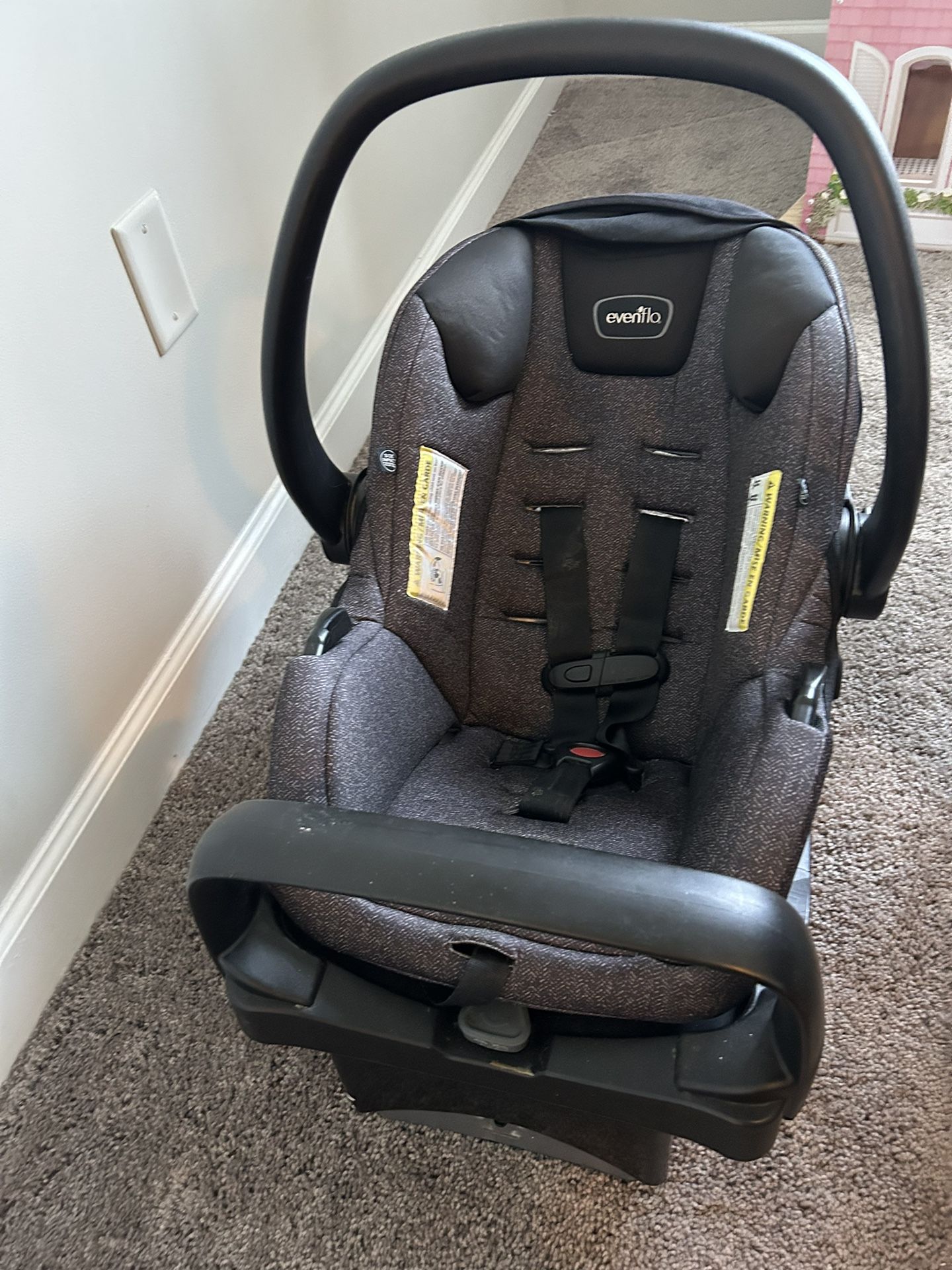 Evenflo Infant Car seat And Stroller Combo