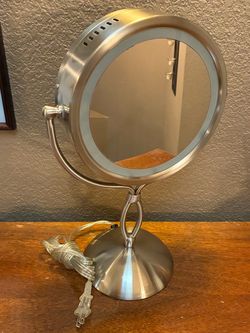 Lighted 2 sided Makeup Mirror