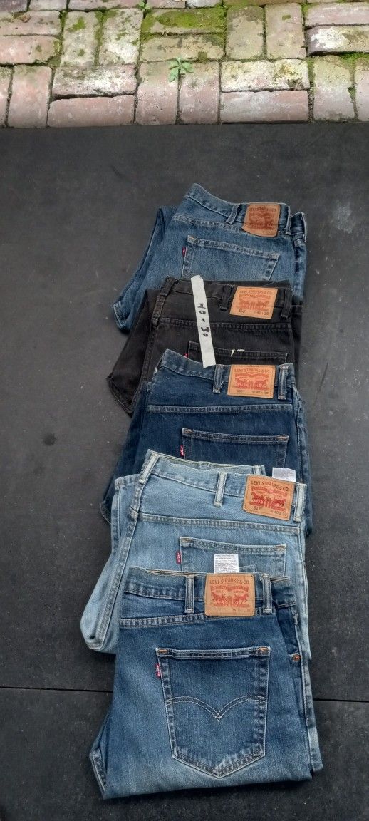 40x30 LEVIS JEANS MENS 