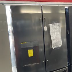New Scratch And Dent LG 28 Cu Ft Stainless Steel French Door Fridge. 1 Year Warranty 
