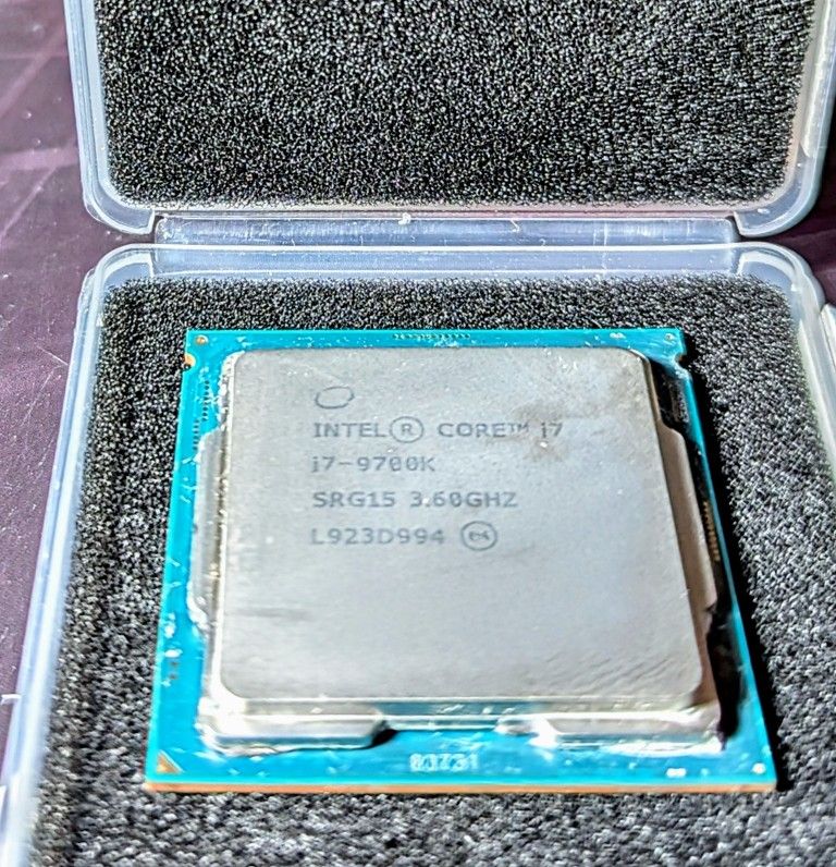 Intel Core i7 9700k CPU Only LGA-1151 V2 SOCKET for Gaming PC - In-town Delivery Available.