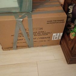 Microwave Oven Over  The  Range 