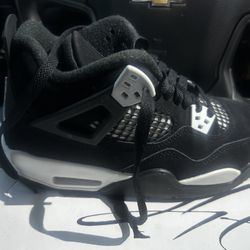 Air Jordan 4 Retro 