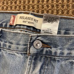 Levi’s,550