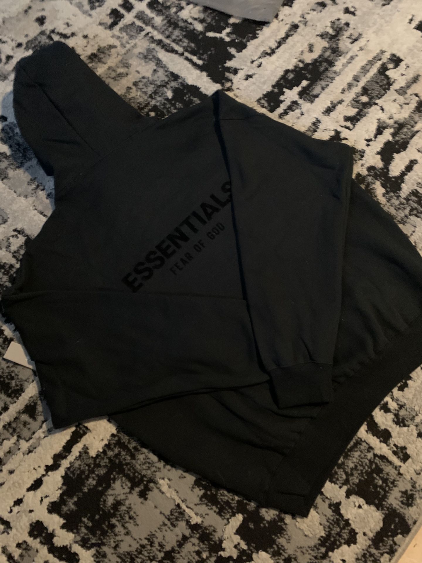 Essentials (size L) Black