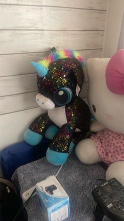 Giant unicorn