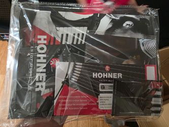 Hohner Bravo III 96 BK Accordion with Gigbagbrs
