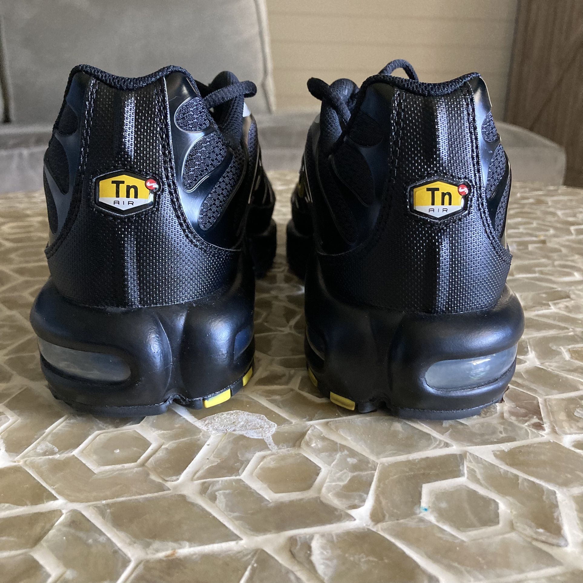 NEW! Nike Air Max Plus in Wolf Grey/Opti/Yellow (10.5)