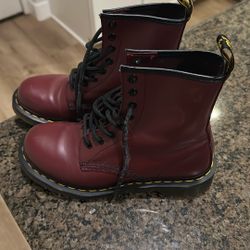Dr. Martens Almost New