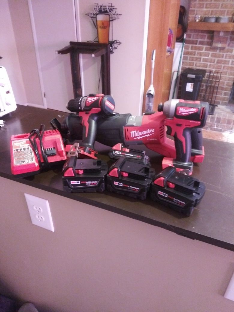 Miluakee M18 brushless drill/driver set