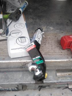 Power tow ball mount