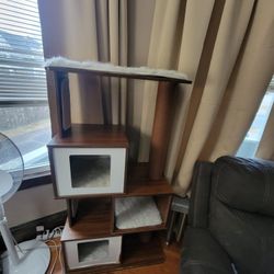 Cat Tree with Scratching Posts & Plush Mats