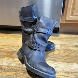 Women’s Boots 6.5