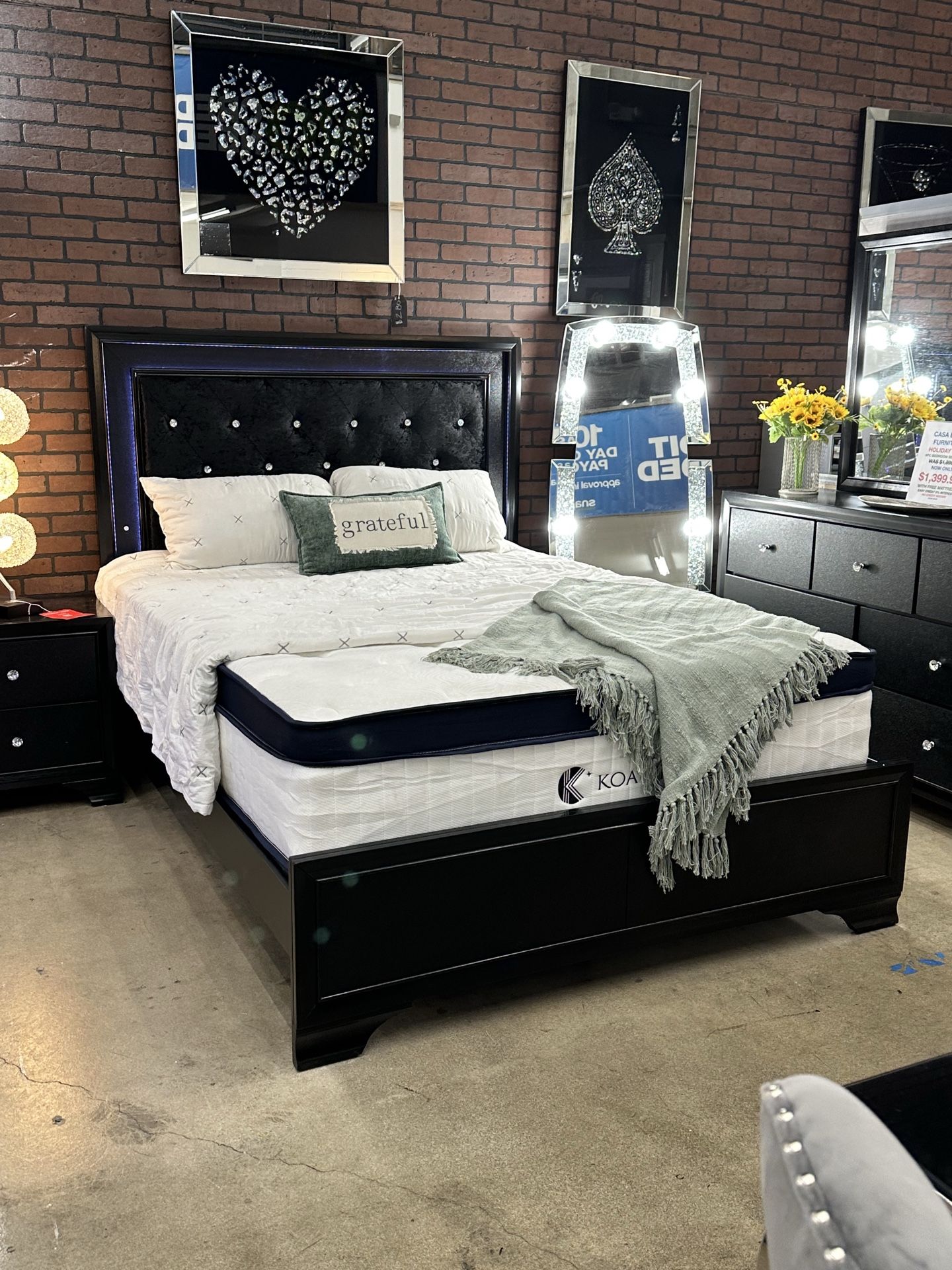 Queen size bed frame with led lights mattress included Cama queen size con Luz led Colchon Incluido Nueva en Caja entregamos a domicilio