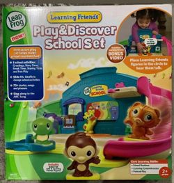 Leap Frog Learning Friends Play and Discover School Set