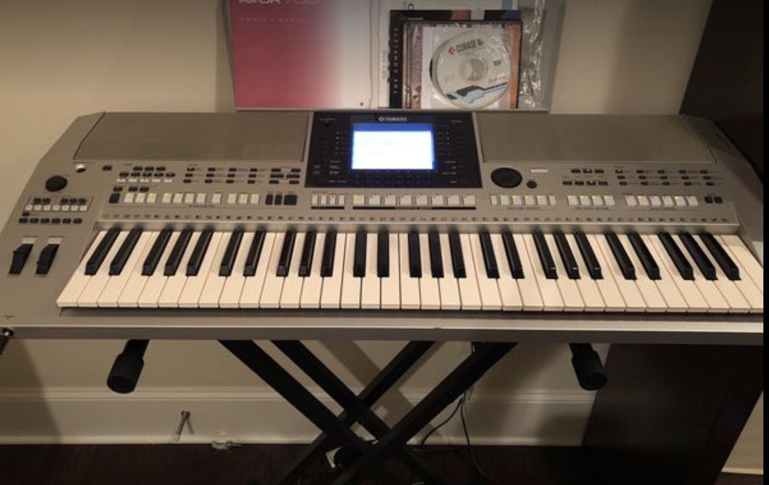 Yamaha PSR OR 700 - Oriental Arranger Workstation