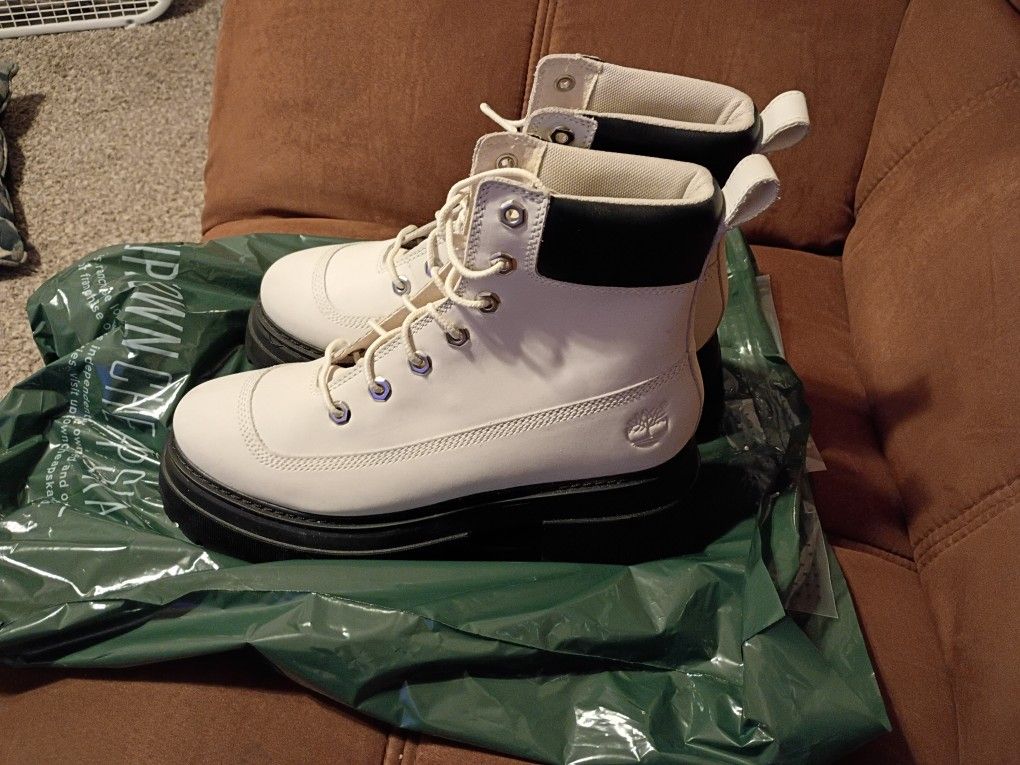 Timberland Boots Size 8 Woman 