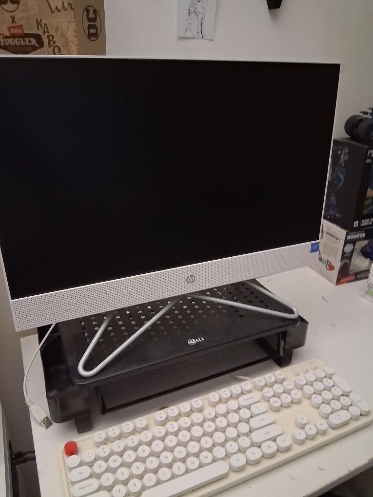 HP Desktop 22 Inch